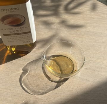 微生物が2年かけて醸すフルーティーな伝統の黒酢