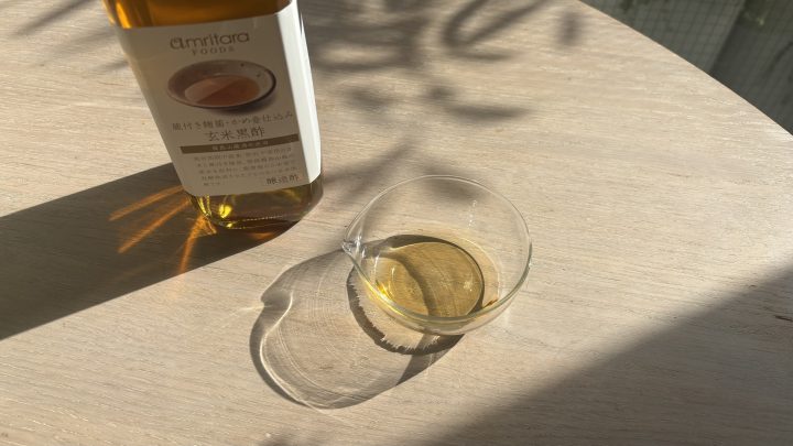 微生物が2年かけて醸すフルーティーな伝統の黒酢