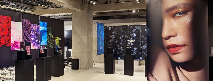 自分という「宇宙」を、一滴の妥協もない色彩で彩る。<br>—— 新メイクアップライン「amritara youniverse」発表会レポート